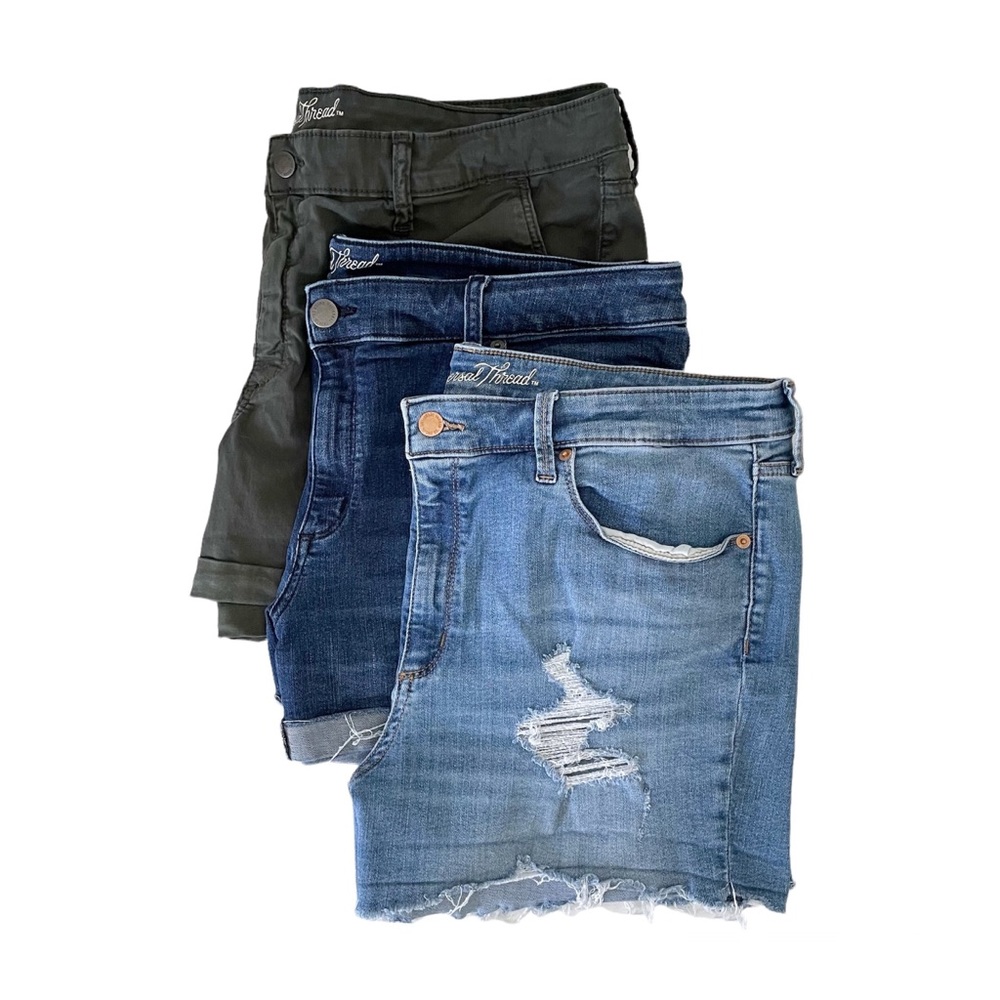 Universal Thread shorts lot of 3